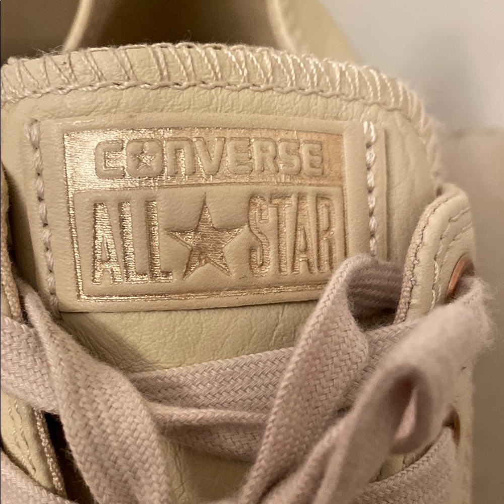 Converse - Picture 2 of 3
